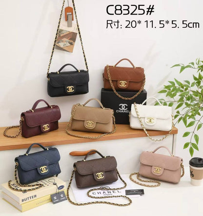 CHANEL

 GOOD QUALITY 

WITH BOX 
🎁🎁🎁

100 dhs✅

Zain39
♥️♥️♥️