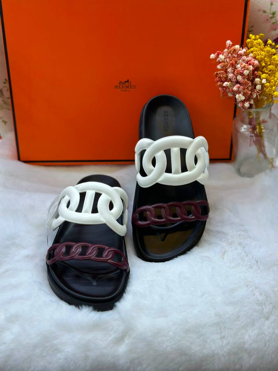 Hermes
size 36-42 
100 dhs✅

Zain132
♥️♥️♥️