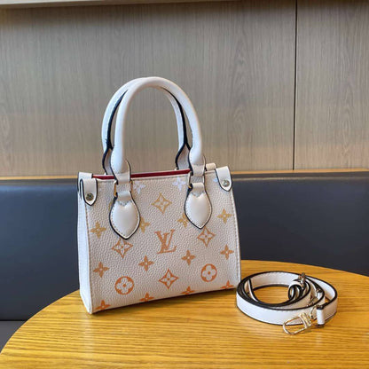 LV

Best quality 

with box
105 dhs🇦🇪🇦🇪

size 18CM

Zain290
♥️♥️♥️