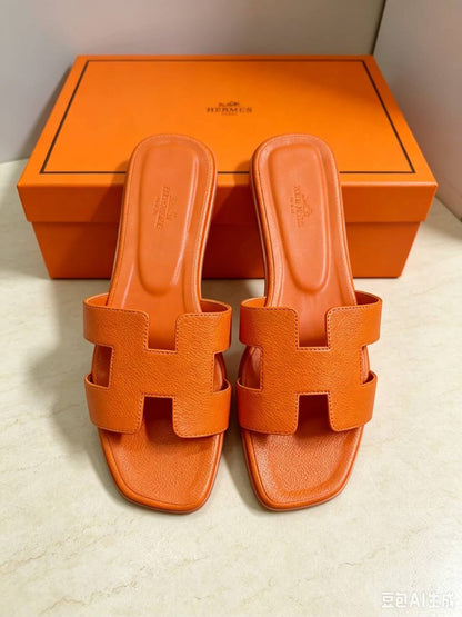 NEW CAME🥰
HERMES SLIPPER
GOOD QUALITY
95 dhs🇦🇪🇦🇪
SIZE: 36 TO 41

Zain40
♥️♥️♥️