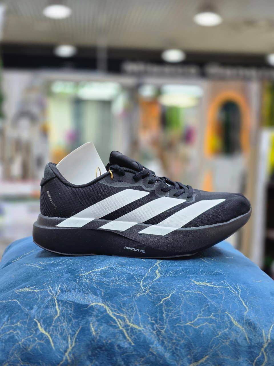 Lightstrick
Size 40 to 45 
120 dhs🇦🇪🇦🇪 
Good quality

Zain27
♥️♥️♥️