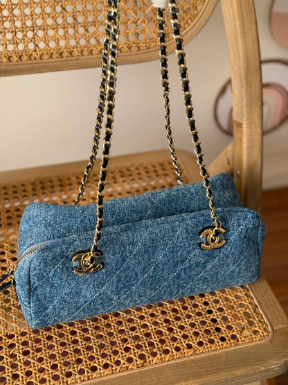 New Collection✨✨✨
CHANEL
30cm
380 dhs🇦🇪🇦🇪
*MASTER QUALITY*
With box🎁

Zain167
♥️♥️♥️