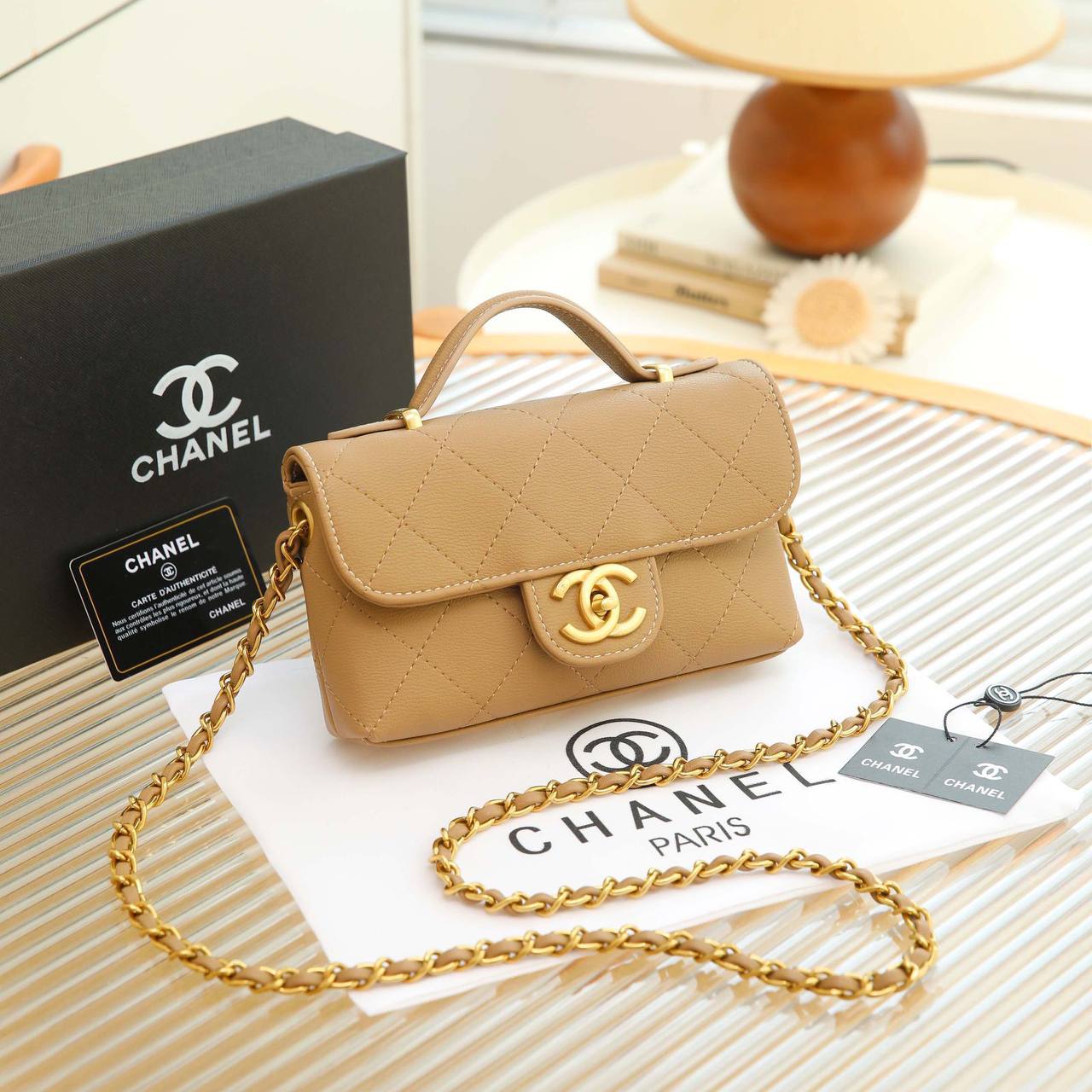 CHANEL

 GOOD QUALITY 

WITH BOX 
🎁🎁🎁

100 dhs✅

Zain39
♥️♥️♥️