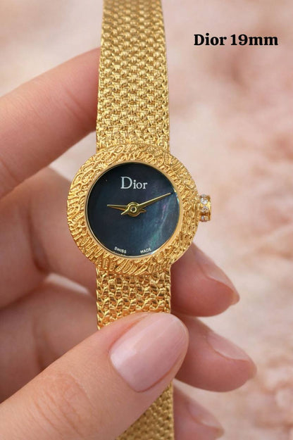 Dior watch for ladies good quality 
180 dhs✅
 (size 19mm)

Zain59
♥️♥️♥️