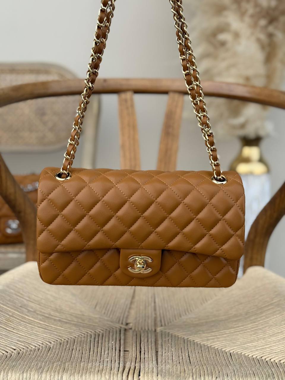 CHANEL
23cm
350 dhs✅
Top quality 
With box🎁

Zain167
♥️♥️♥️