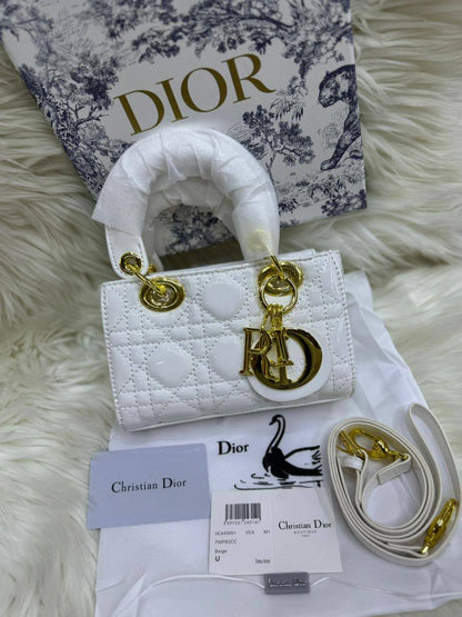 🌟 Dior Joy
1️⃣ First quality ＋🎁
Size : 18 * 11 * 7 cm
100 dhs✅
 with box🎁

Zain115
♥️♥️♥️