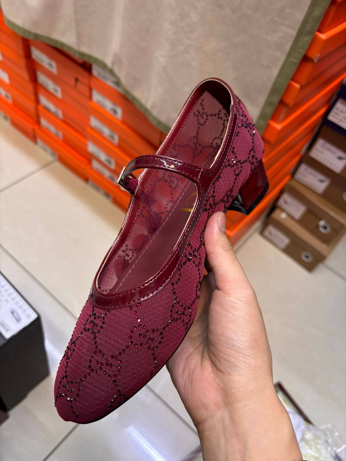 Gucci
Size 36-41
130 dhs🌺

Zain145
♥️♥️♥️