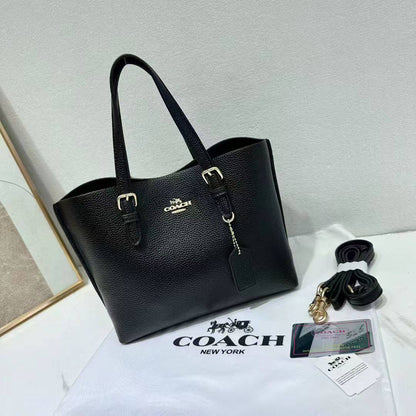 COACH

best quality 
with box
115 dhs🇦🇪🇦🇪

size25CM

Zain290
♥️♥️♥️