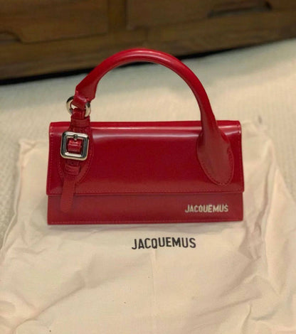 Jacquemus - LV
90 dhs🪙💕

Good quality 

with box
🎁🎁🎁

Zain35
♥️♥️♥️