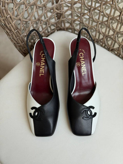 CHANEL 
Size: 36 to 41
Super master quality 
450 dhs✅

Zain198
♥️♥️♥️