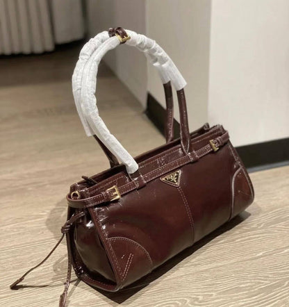 Prada 

High quality 

125 dhs

Zain39
♥️♥️♥️