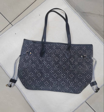LV
withbox
 120 dhs🇦🇪🇦🇪

Zain143
♥️♥️♥️
