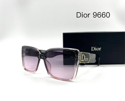 Dior💥*
Sunglasses 🕶️ 
good quality 💯
With master box 🗃️ 
50 dhs❣️

Zain273
♥️♥️♥️
