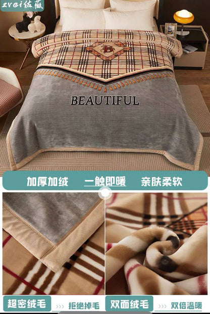 New collection 
Sofa and smooth 
💯💯💯❄️❄️
Blanket for winter 
Double face 
Size 230”200
110 dhs🪙💚

Zain99