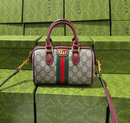 Gucci
19*12*10 

with box 
🎁🎁🎁

95 dhs👑

Zain17
♥️♥️♥️