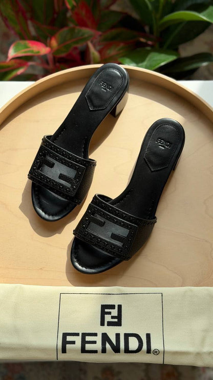 FENDI

Available🤩

Master quality 

Size: 36 to 41
430 dhs🇦🇪🇦🇪

Zain318
♥️♥️♥️