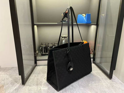 Gucci
Master🌺
40cm🫶🏼 
270 dhs✅

Zain297
♥️♥️♥️