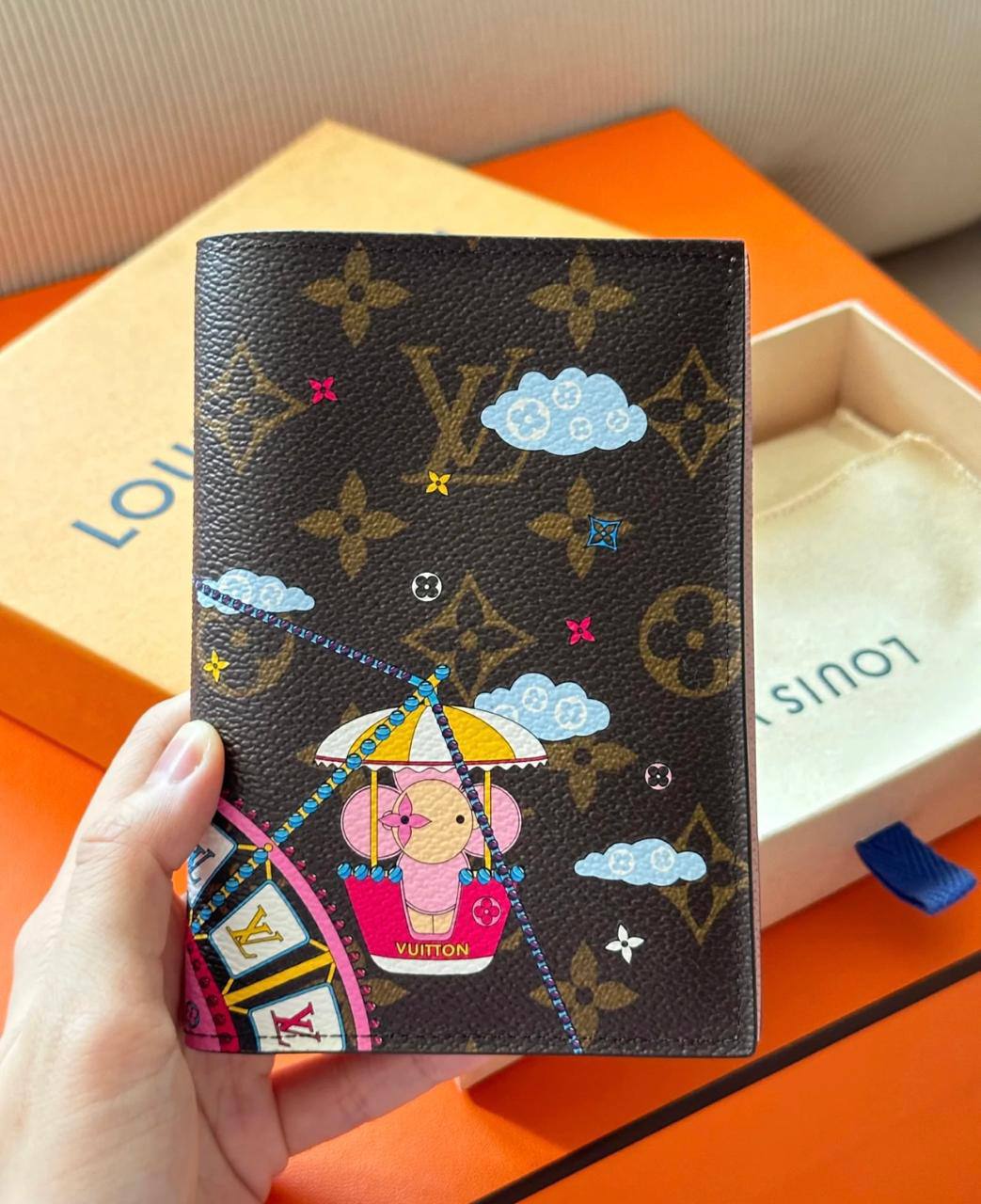 LV - Goyard
Wallets
 master 
passport holder
95 dhs✅

Zain33
♥️♥️♥️