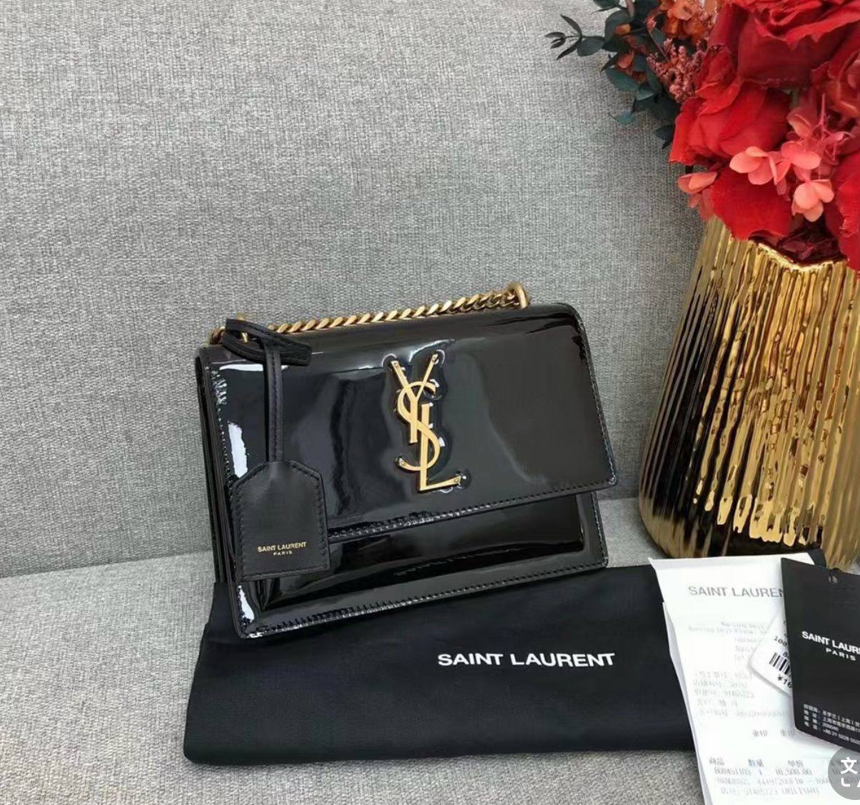 YSL
 NEW CAME GOOD QUALITY 

WITH BOX 
🎁🎁🎁

90 dhs🌺

Zain39
♥️♥️♥️