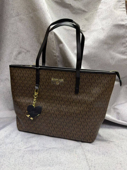 MK

90 dhs💓

size：42cm
Good quality

Zain35
♥️♥️♥️