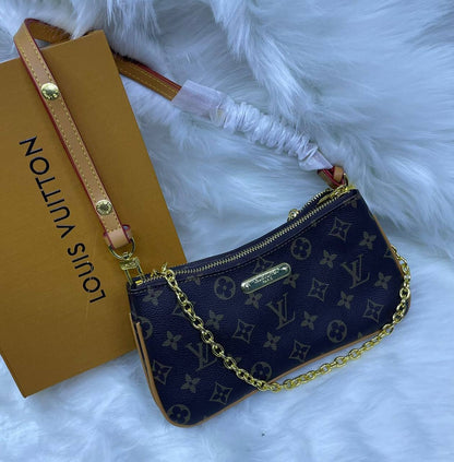 LV
95 dhs✅ 

with box
🎁🎁🎁

Zain72
♥️♥️♥️