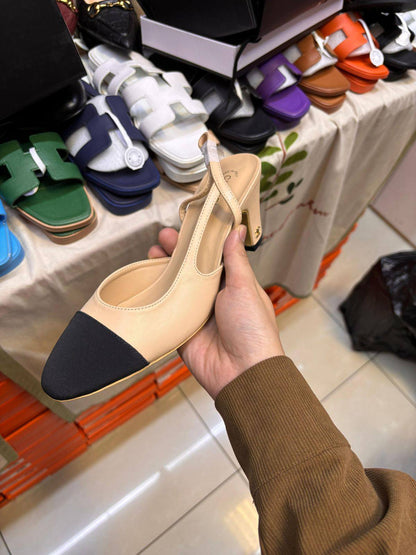 Chanel
Size 36-41
120 dhs❣️

Zain145
♥️♥️♥️