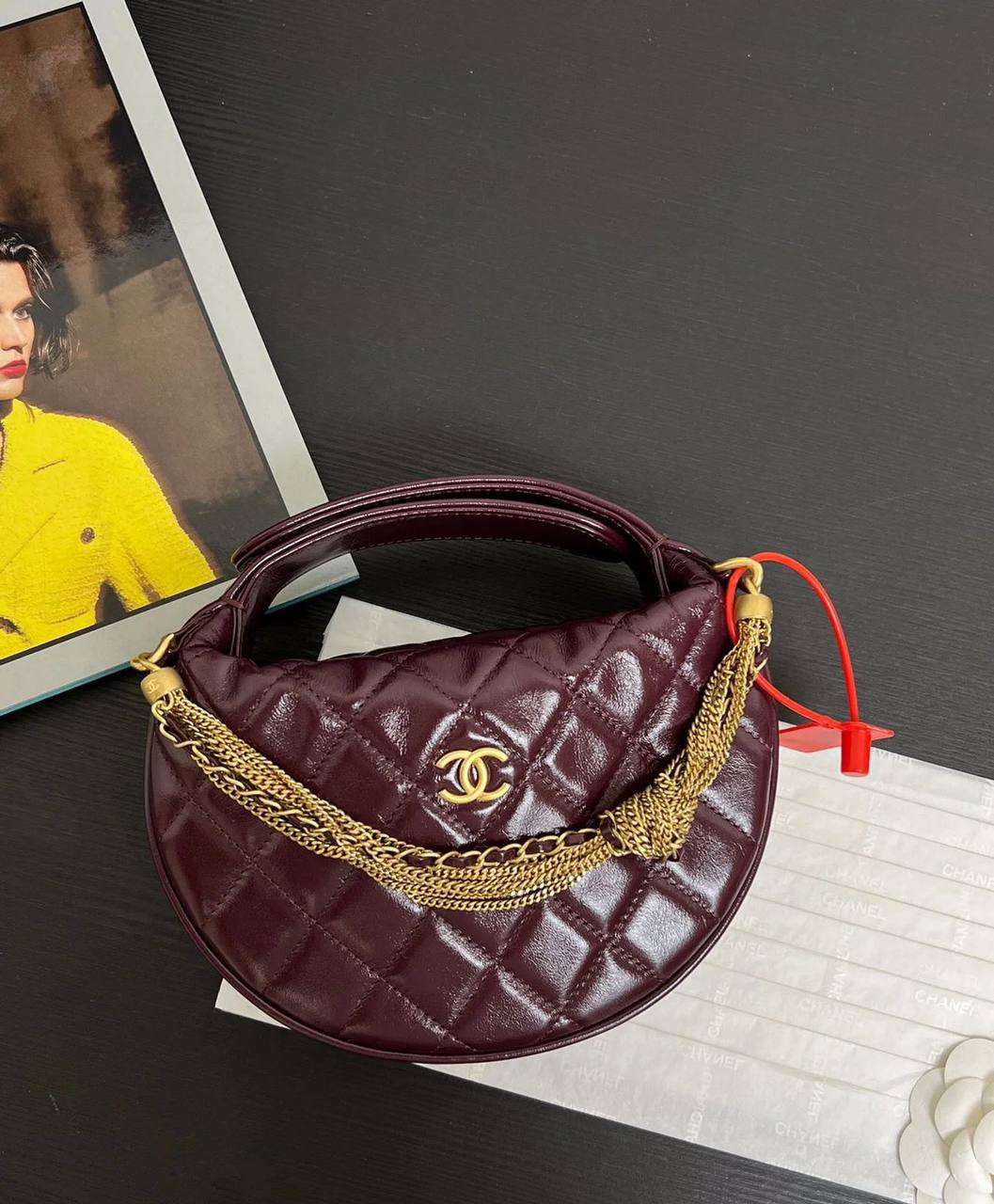 Chanel

110 dhs👑

with box
🎁🎁🎁

Zain07
♥️♥️♥️