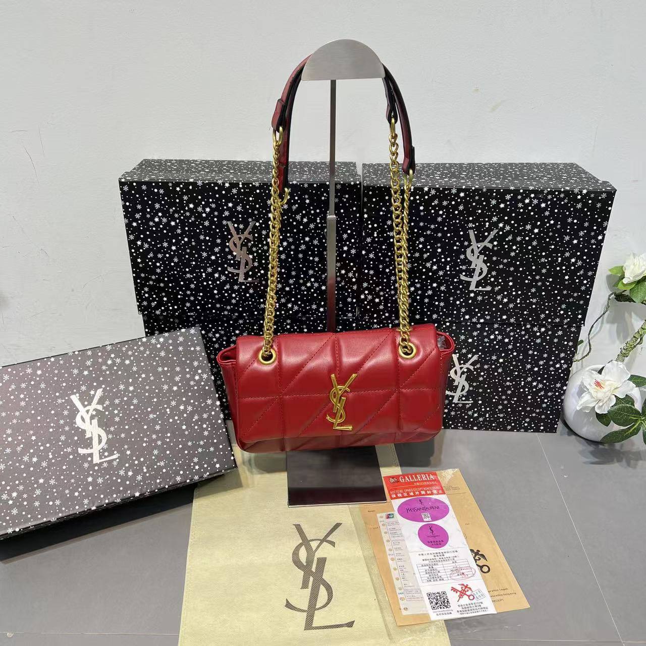 YSL 
with box 
🎁🎁🎁

80 dhs🇦🇪

Zain232
♥️♥️♥️