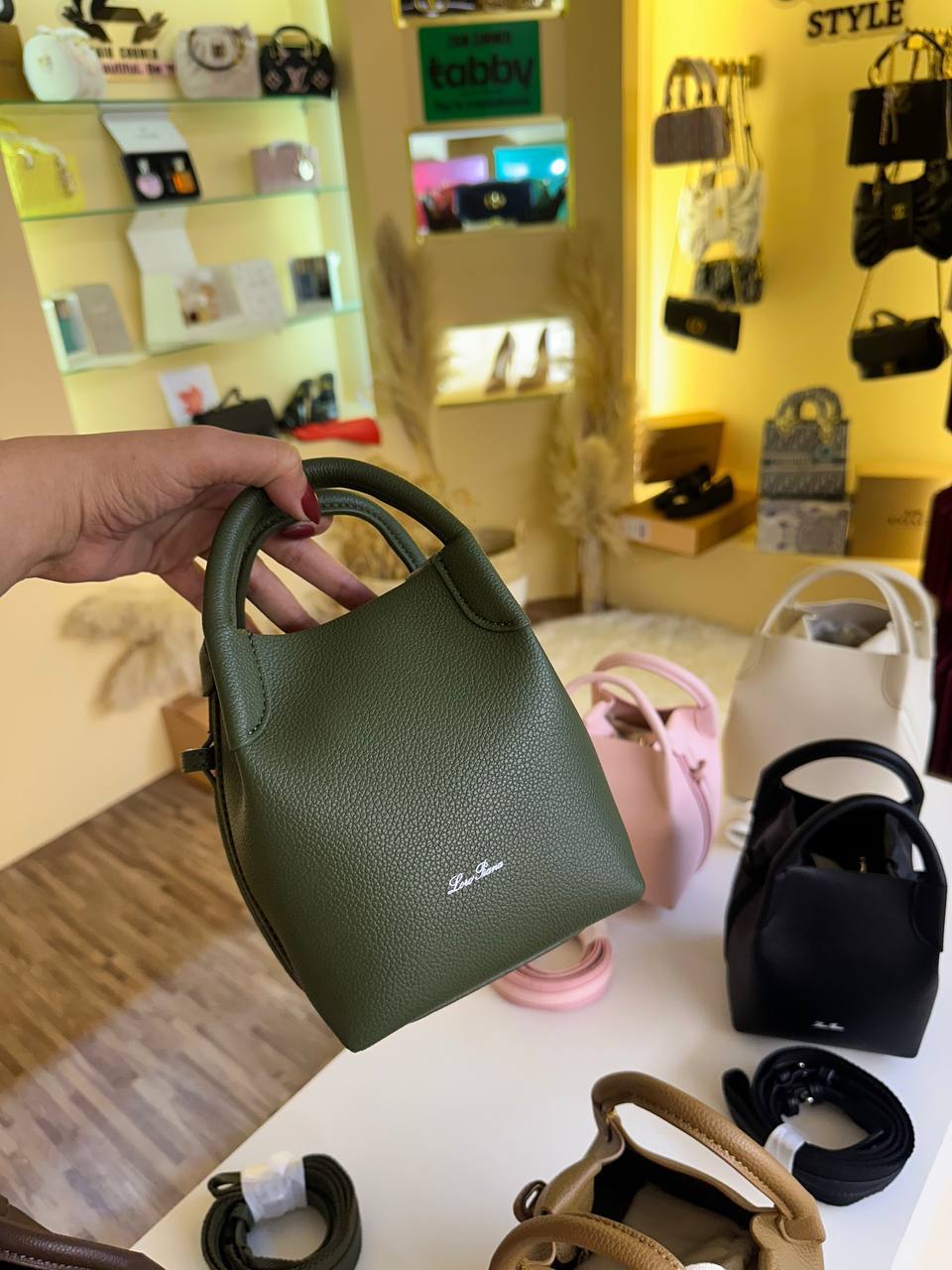 Loropiana

115 dhs

Zain39
♥️♥️♥️

Zc