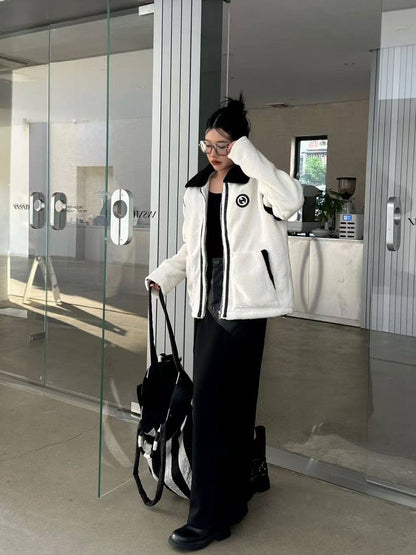 *New collections 💕💕    
280 dhs🪙💚
*good  quality  
*Sizes:S M L xl* 
*AVAILABL winter jacket

Zain231
♥️♥️♥️