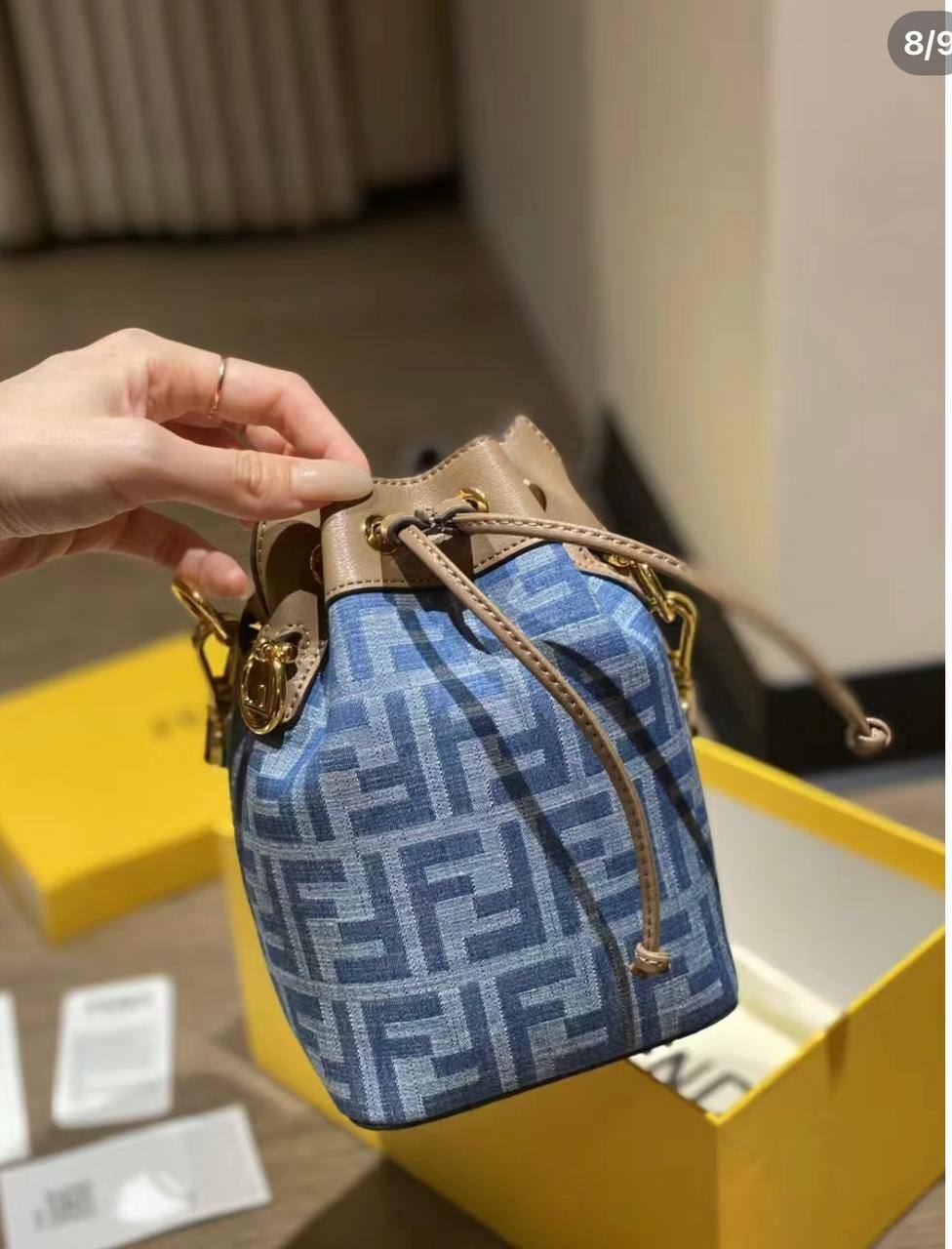 Fendi
good quality, 

comes with box, 🎁🎁🎁

size... 13*20 cm 
85 dhs💓

Zain12
♥️♥️♥️