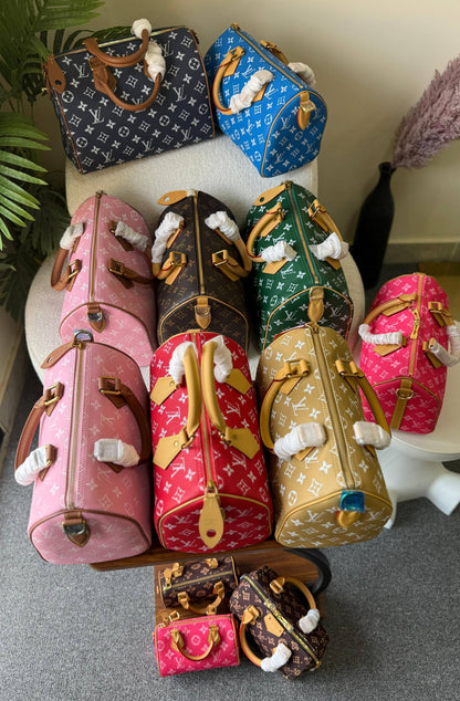🌿💗*Louis Vuitton*😍🍃
    ❄️25. 30 cm❄️
     🍃 😍🙃😍 💫
Super Master Quality
For Price 👇 WTSP Text Zain 0568585901

Zain246
♥️♥️♥️