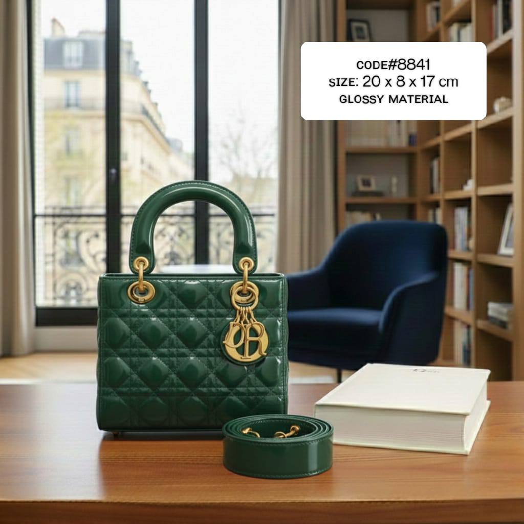CHRISTIAN LADY DIOR
ɢʟᴏssʏ ᴍᴀᴛᴇʀɪᴀʟ
ɢᴏʟᴅ ʜᴀʀᴅᴡᴀʀᴇ
ᴡɪᴛʜ ᴡᴇʙ ʟᴏɴɢ sᴛʀᴀᴘ
sɪᴢᴇ: 20 cm
ᴡɪᴛʜ BOX
🎁🎁🎁

105 dhs❤️

Zain31
♥️♥️♥️