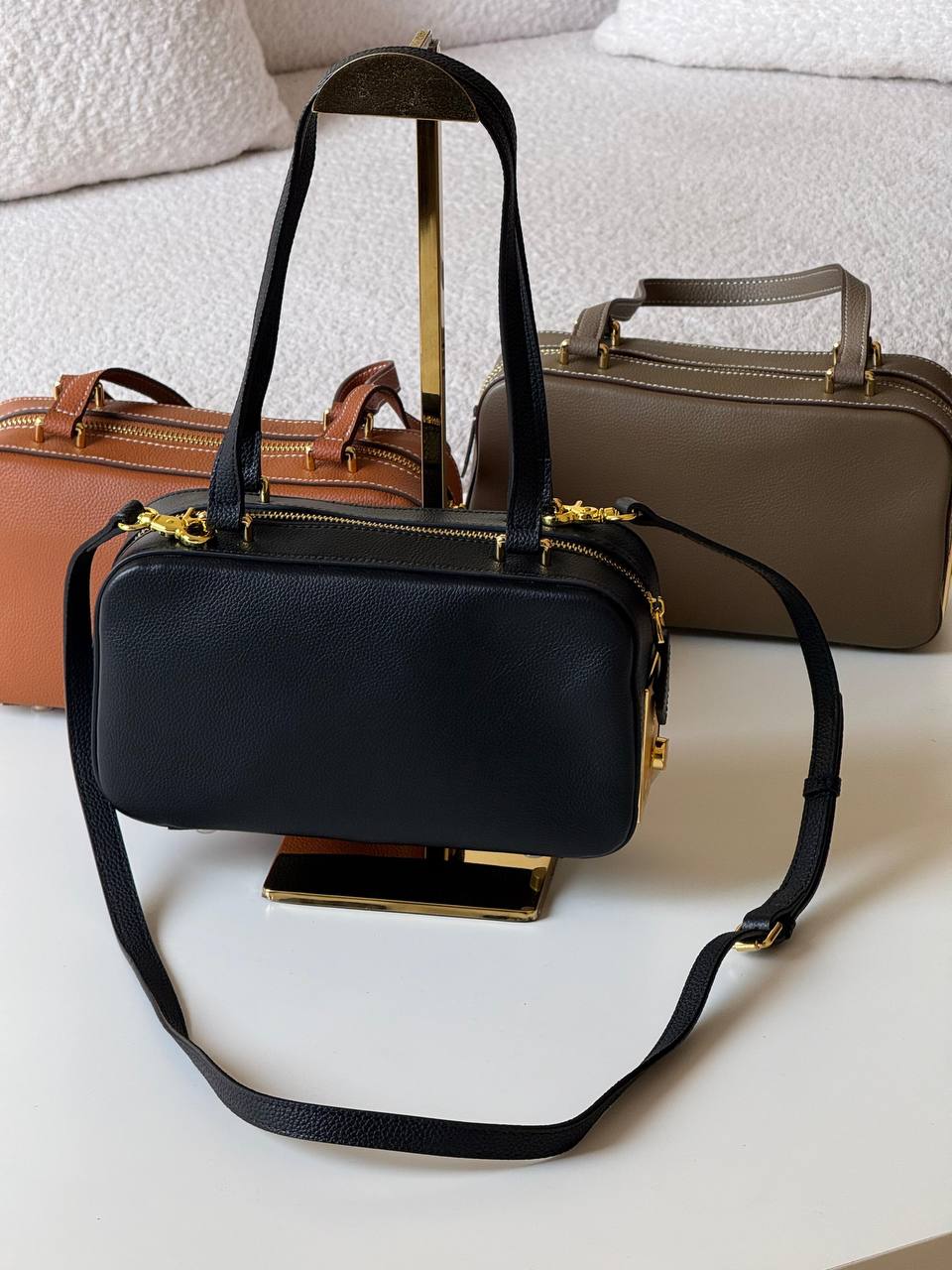 Hermes Faobourg 24cm💕master quality😍

with box❤️
🎁🎁🎁

680 dhs🪙🖤🇦🇪

Zain52
♥️♥️♥️