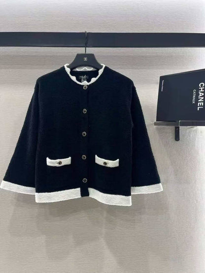 *New collections*                                                
*CHANEL*
*Super Master quality*
*Sizes: S M L* 

530 dhs🇦🇪🇦🇪

Zain308
♥️♥️♥️