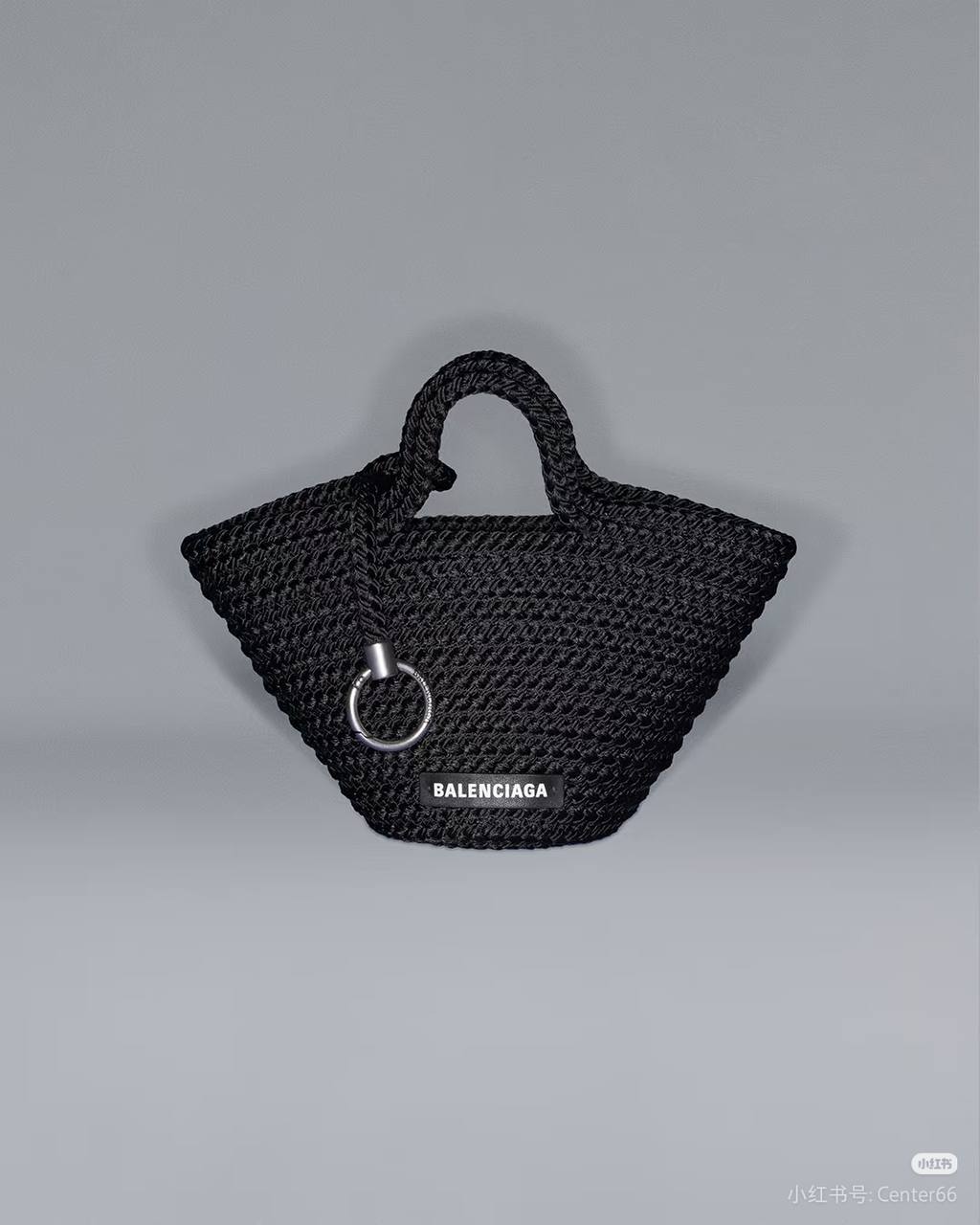 Balenciaga
Master
280 dhs✅

Zain10
♥️♥️♥️