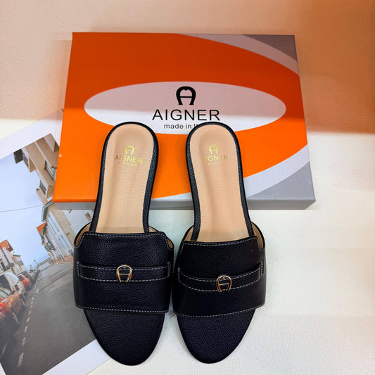Aigner
Size 36 to 41
75 dhs❣️

Zain236
♥️♥️♥️