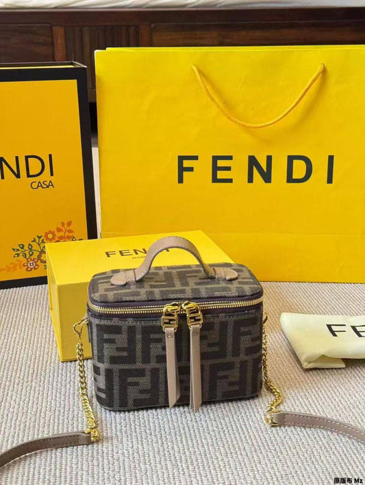 Fendi Master
230 dhs🪙💚

Zain131
♥️♥️♥️
