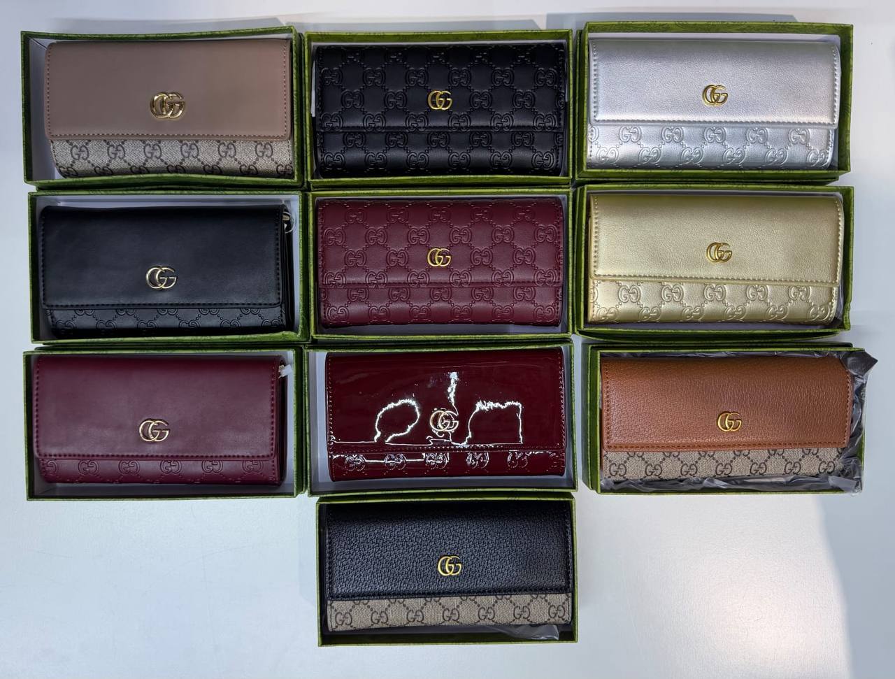 Bags
85 dhs✅
with box
size 19×3×10cm

Zain42
♥️♥️♥️