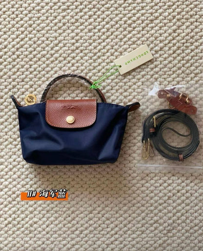 Long Champ
50 dhs🇦🇪🇦🇪
size 20cm

Zain41
♥️♥️♥️