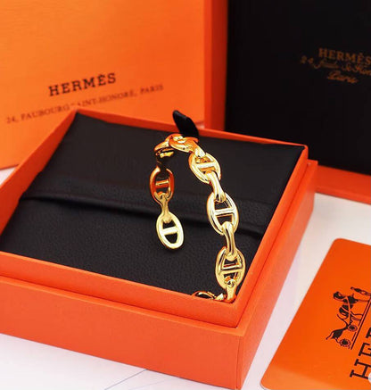 HERMES

BANGLE’s 
Free size  

Master

With normal box🎁
60 dhs🇦🇪🇦🇪

With master box 🎁
75 dhs🇦🇪🇦🇪


Zain263
♥️♥️♥️