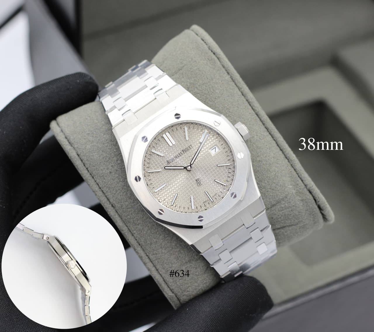 AUDEMARS PIGUET MEN SLIM DIAL 38MM

240 dhs🪙🌺

Zain58
♥️♥️♥️