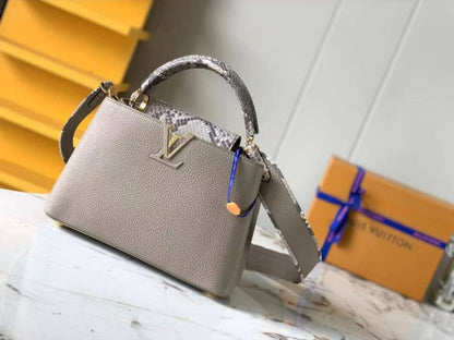 Bags
Update Stock
100 dhs✅
high quality 

With box
🎁🎁🎁

Zain26
♥️♥️♥️