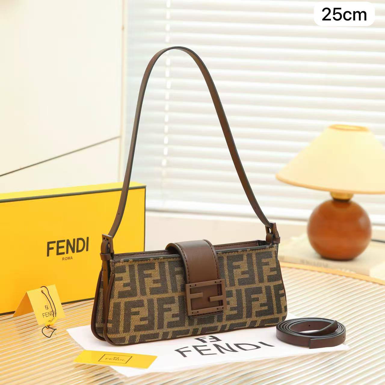 💖 Fendi Baby_B
1⃣️ First quality +🎁
Size : 25 * 15 * 4 cm
90 dhs❤️
with box🎁

Zain115
♥️♥️♥️