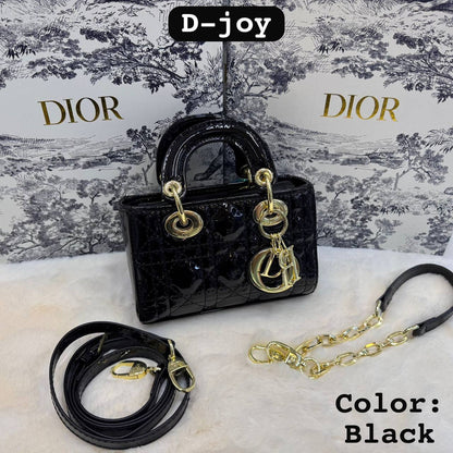 Dior
  𝗗-𝐣𝐨𝐲 𝐦𝐢𝐜𝐫𝐨
𝐰𝐢𝐭𝐡 𝐛𝐨𝐱
𝐩𝐚𝐭𝐞𝐧𝐭 𝐥𝐞𝐚𝐭𝐡𝐞𝐫 
𝐬𝐢𝐳𝐞:17𝐜𝐦
100 dhs🪙🖤

Zain56
♥️♥️♥️