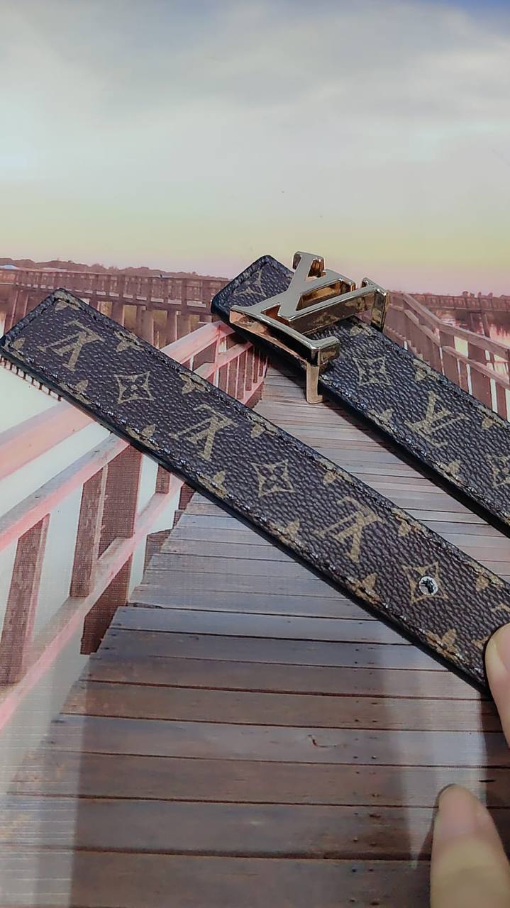 Belts

35 dhs💓

with box 
🎁🎁🎁

Zain232
♥️♥️♥️