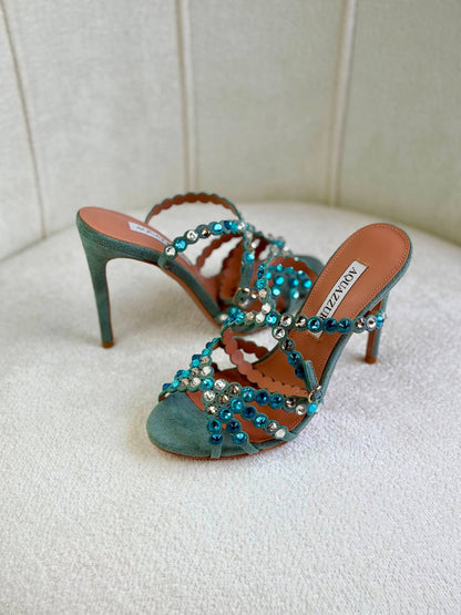 AQUAZZURA
Super *AAA* *+* Quality 💯 
With original packing🎁🎁
SIZE:36and41
Available now
450 dhs✅

Zain308
♥️♥️♥️