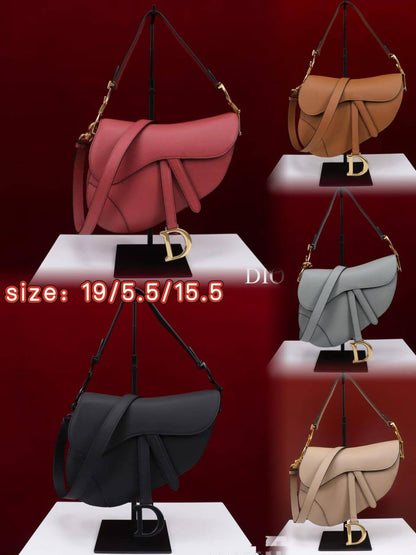 Dior
100 dhs✅
small size:19*5.5*15.5
Wear leather shoulder straps

110 dhs✅
Big size:25*6.5*19
Knitted shoulder straps
with box
Good quality, all hardware is thickened

Zain07
🌺🌺🌺
