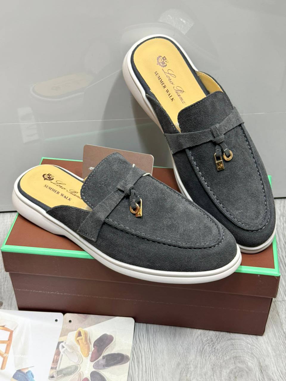 NEW CAME 
LORO PIANA 
GOOD QUALITY 
120 dhs✅
Size 36 to 41

Zain40
♥️♥️♥️