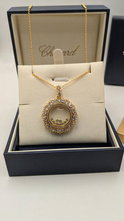 Chopard
*Master Quality* 
*Necklace & Earrings*
230 dhs💛 with Normal Box 🎁
260 dhs💛 with Master Box 🎁

Zain210
♥️♥️♥️